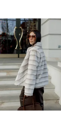 Елегантна двостороння шуба-дублянка з екохутра з коміром стійкою, одяг від Jador