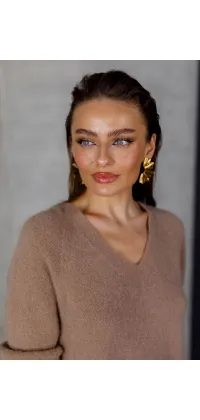 Светр з V-подібним вирізом. Колір: Бежевий