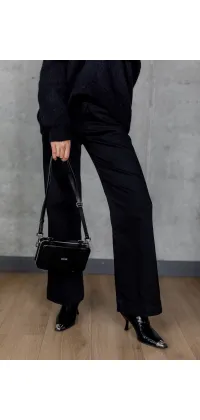 Чорні джинси прямого крою. Колір: Чорний