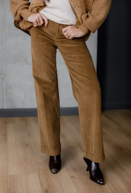 Вельветові штани карамельного кольору