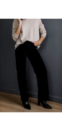 Чорні вельветові штани. Колір: Чорний