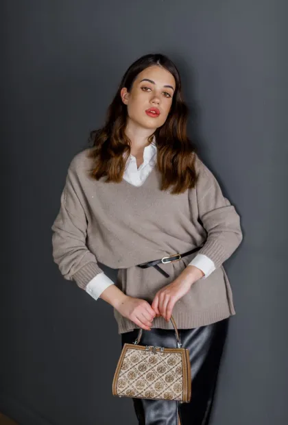 Светр з блискітками у кольорі капучино