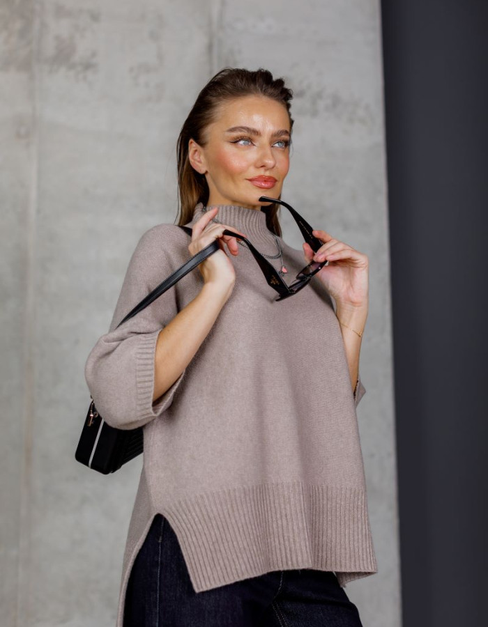 Светр oversize з коміром-стійкою