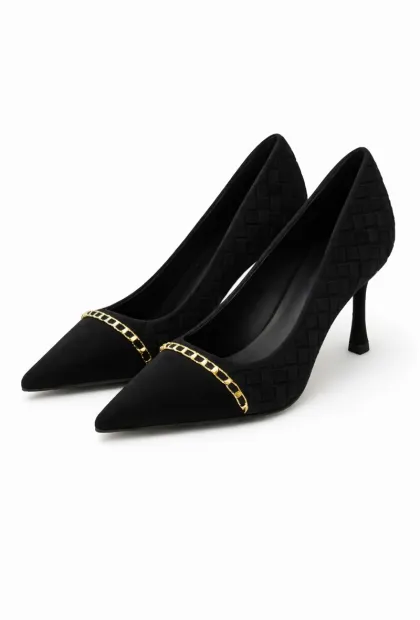 Жіночі чорні туфлі на підборах з декоративним ланцюжком
