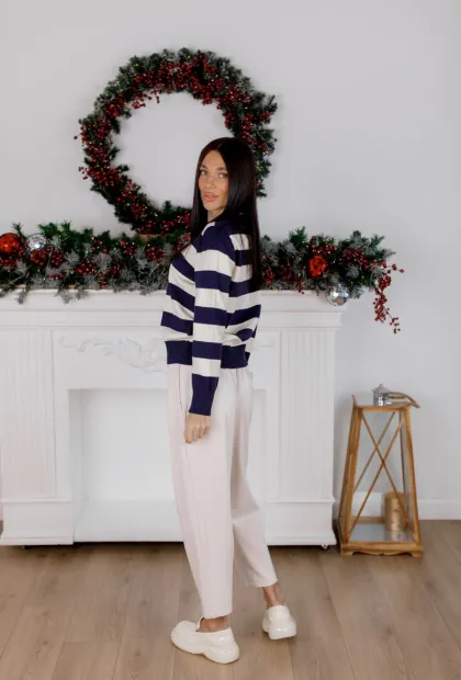 Смугастий светр у стилі ALO