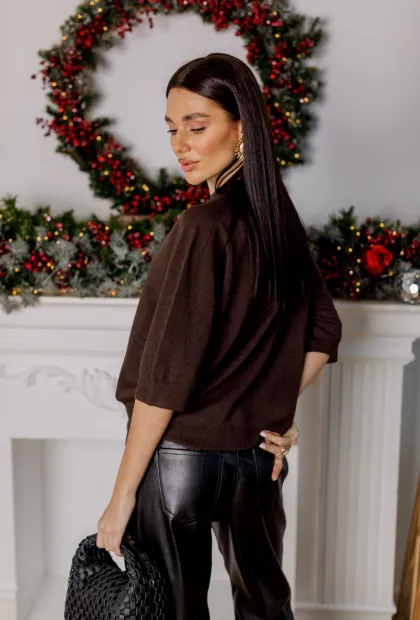 Шоколадний трикотажний светр з рукавом 3/4