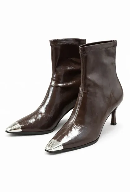 Шоколадні лаковані ботильйони з металевим носком у стилі YSL