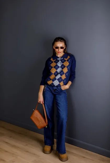 Трикотажний светр-поло з геометричним візерунком