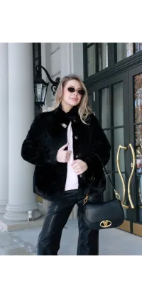 Шуба з м’якого екохутра. Колір: Чорний