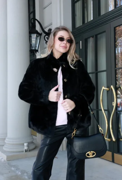 Шуба з м’якого екохутра