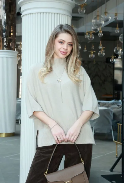 Светр з коротким рукавом