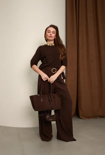 Светр шоколадного кольору з рукавом 3/4