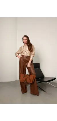 Блуза-сорочка з сатиновим ефектом. Колір: Бежевий