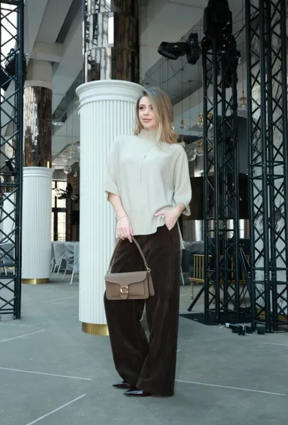 Сумка  з металевою застібкою у стилі Coach