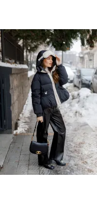 Пухова куртка з капюшоном. Доступні розміри: S, M