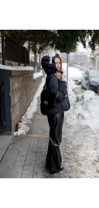 Пухова куртка з капюшоном, одяг від Jador