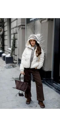 Пухова куртка з контрастними деталями та капюшоном. Доступні розміри: S, M, L