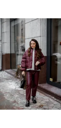 Пухова куртка бордового кольору з об’ємними рукавами. Колір: Бордовий