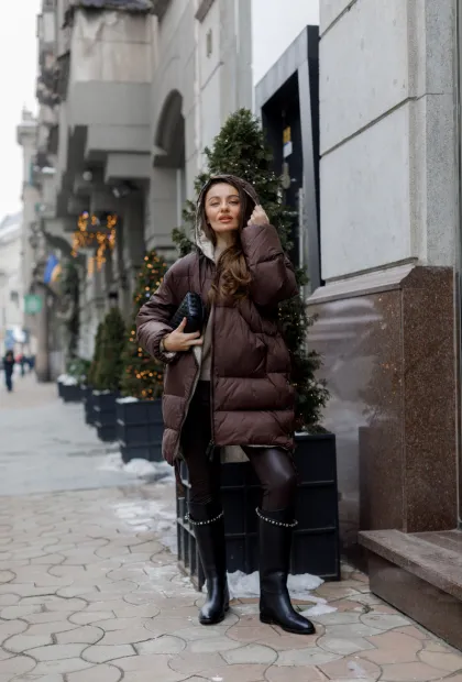 Пухова куртка у стилі MAX MARA