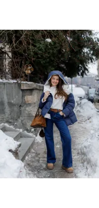 Легка пухова куртка з натуральним пухом. Колір: Синій