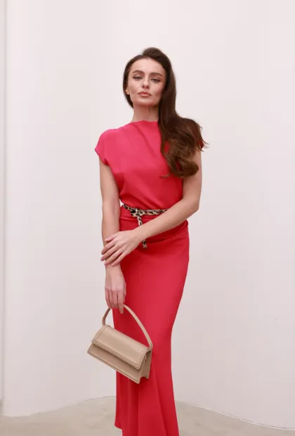 Яскрава сукня кольору фуксія від IMPERIAL