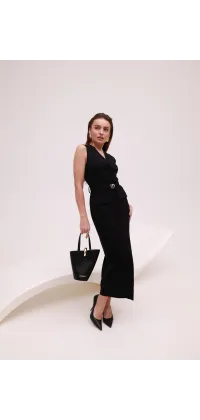 Сукня IMPERIAL з поясом та V-вирізом. Колір: Чорний