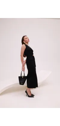 Сукня IMPERIAL з поясом та V-вирізом. Доступні розміри: S, M, L