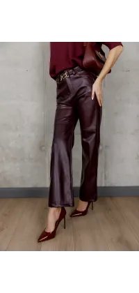 Светр з V-подібним вирізом. Колір: Бордовий