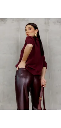 Светр з V-подібним вирізом, від Jador