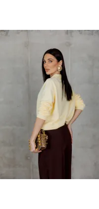 Жовтий светр з V-подібним вирізом зображення 1