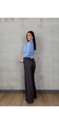 Елегантний светр у ніжному блакитному відтінку, одяг від Jador