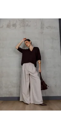 Шоколадний светр з V-подібним вирізом. Колір: Коричневий