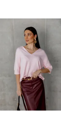 Рожевий светр з V-подібним вирізом. Доступні розміри: 