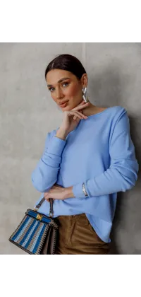 Светр у блакитному відтінку, одяг від Jador