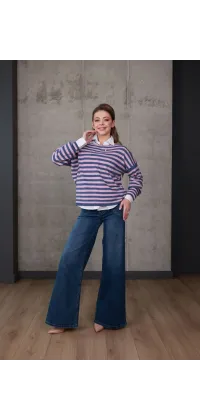 Смугастий светр. Доступні розміри: 