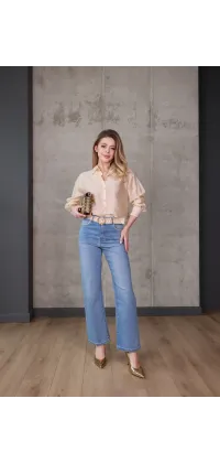 Джинси прямого крою з середньою посадкою. Ціна: 5590 грн