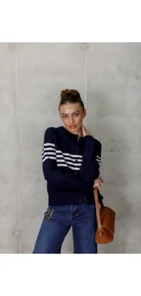 Сумка flap у стилі Bulgari, одяг від Jador