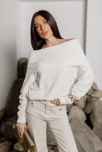 Трикотажний светр з відкритими плечима