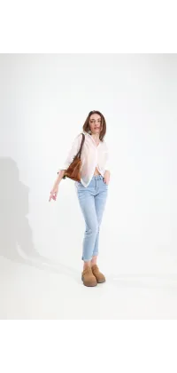 Джинси slim fit з високою посадкою. Колір: Блакитний