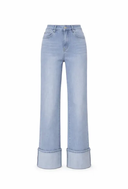 Джинси прямого крою у світло-блакитному відтінку з підворотом