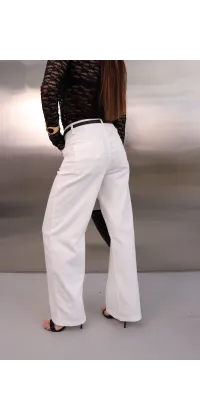 Джинси прямого крою у білому відтінку, одяг від Jador