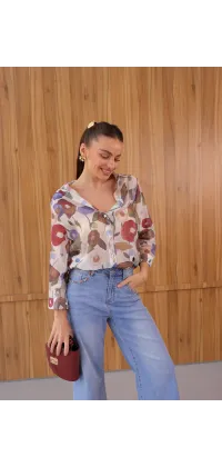 Джинси прямого крою у блакитному відтінку з декоративними деталями. Доступні розміри: S, M, L, XL, 2XL