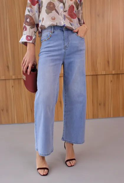 Джинси прямого крою у блакитному відтінку з декоративними деталями
