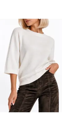 Італійський светр з витонченим силуетом. Доступні розміри: Tu