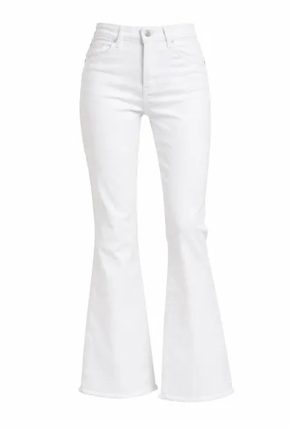 Білі джинси кльош із обробленим краєм