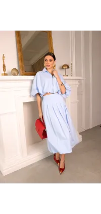 Сучасний котоновий костюм у ніжному блакитному відтінку, одяг від Jador