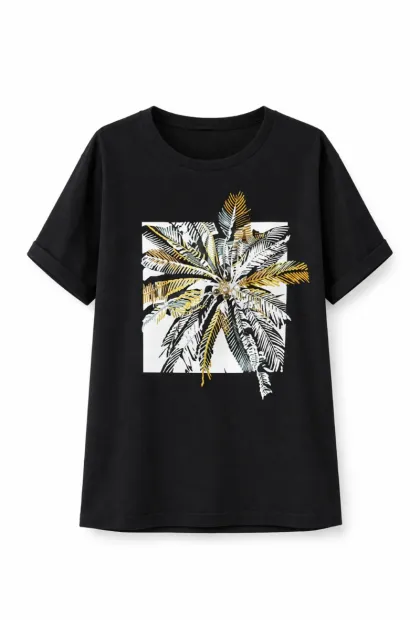 Чорна футболка з принтом