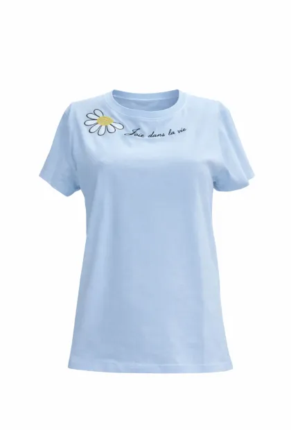Блакитна футболка з вишивкою