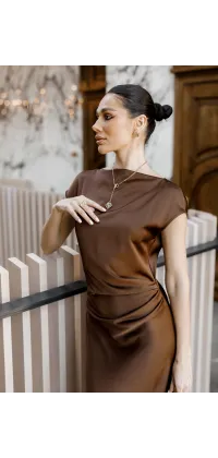 Сатинова сукня у шоколадному кольорі. Колір: Коричневий