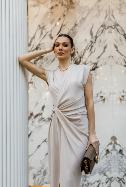 Сукня IMPERIAL у бежевому відтінку